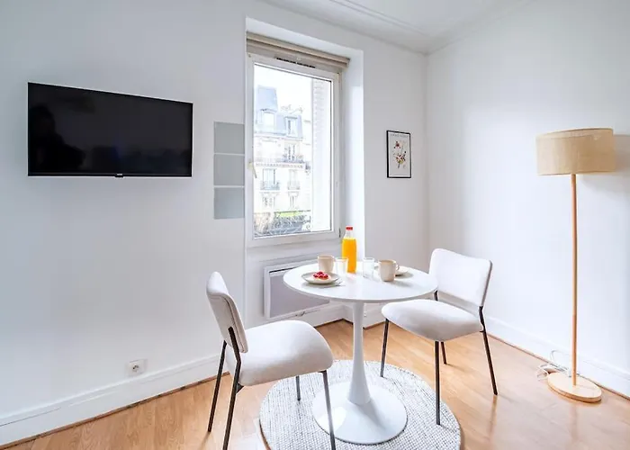 Proche Boulevard Voltaire 아파트 *